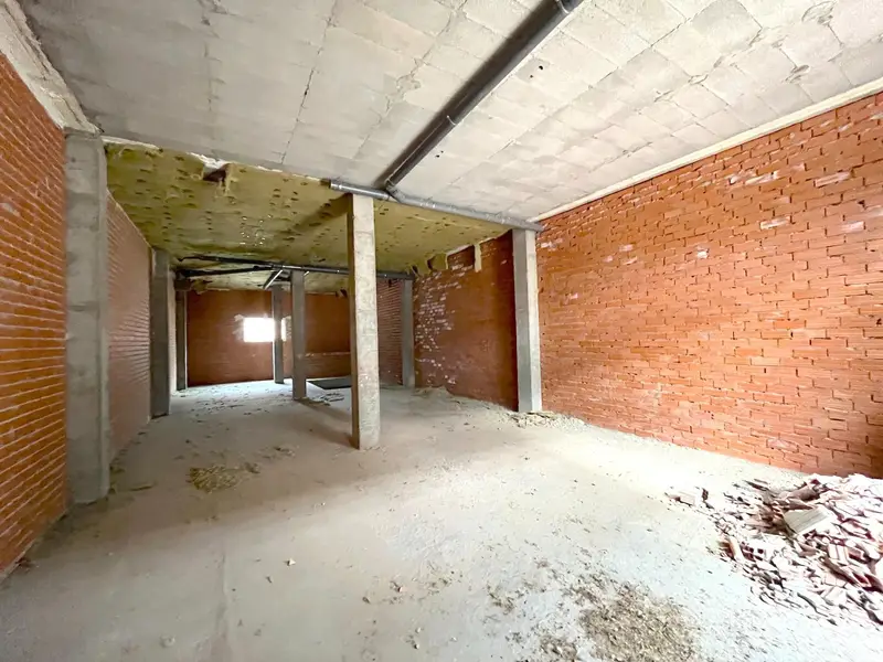 Venta Local Comercial Montecanal Zaragoza 252m2