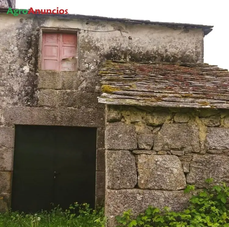 Venta  de Casa de piedra con parcela en Lugo