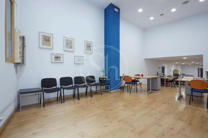 Local en venta en Barcelona Nápoles - Aragón