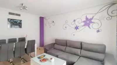 Casa Rústica en Almodóvar del Río: Dúplex con Patio y Terraza