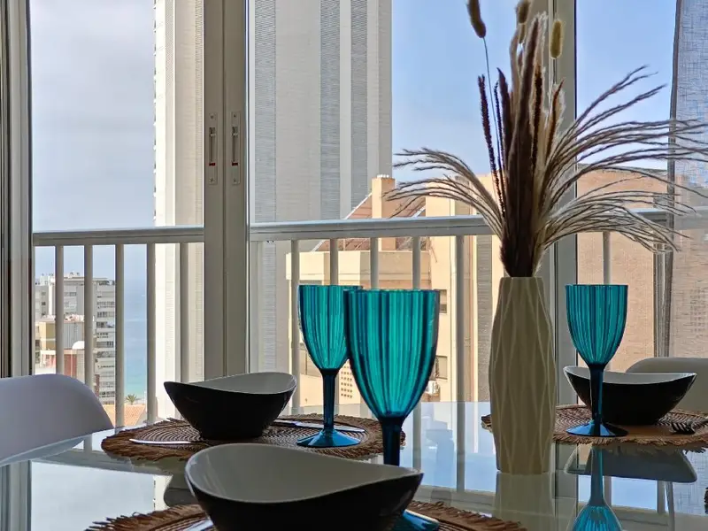 Apartamento en Benidorm Levante con Piscina y Garaje