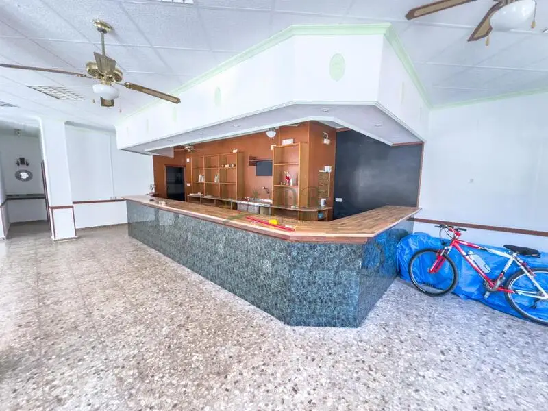 Local Comercial 140m2 Almorad")