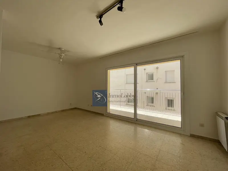 Apartamento en venta en S'Agaro 4 dormitorios 2 banos terraza y garaje