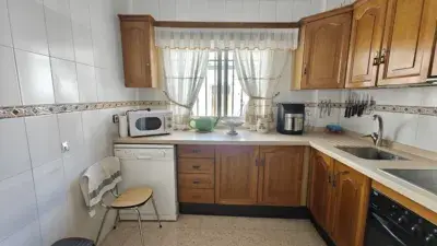 Casa Adosada con Piscina en Venta Ideal para Familias