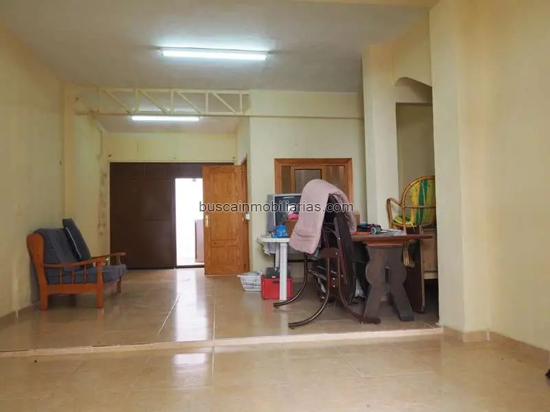 Casa en Vilamarxant: Planta Baja con Terraza 60m2