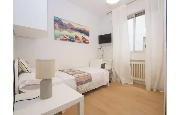 Rent a room of 110 m² in Alcalá de Henares