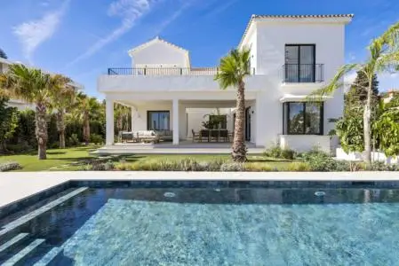Villa de Lujo 5 Dormitorios Estepona - Vistas al Mar