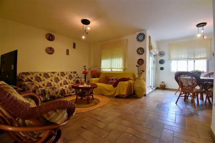 Villa de 4 Dormitorios en Venta en Montserrat