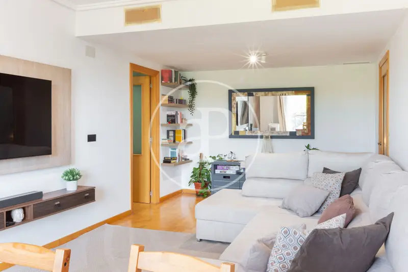 Piso en Venta en Ribarroja 4 Dormitorios Terraza Jardin Piscina