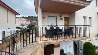 Casa adosada en venta en Frias con txoko y jardin