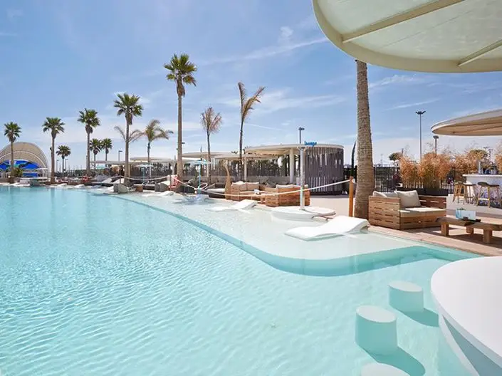 Adosados de Lujo en La Manga 2 Dormitorios Solarium Piscina