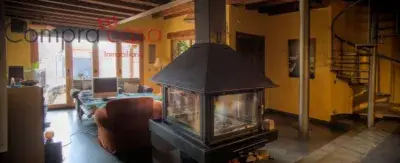 Chalet con Piscina y Bodega en Pueblo de Segovia