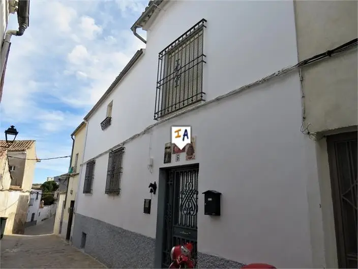 Casa de 5 Dormitorios en Venta en Martos