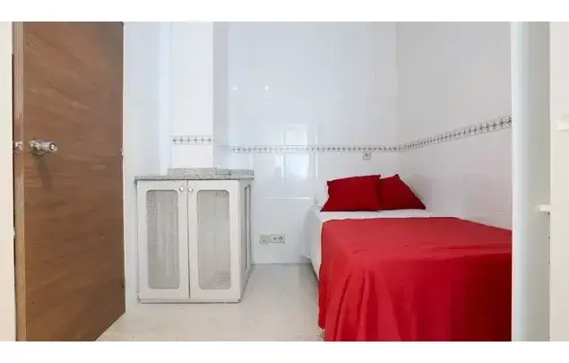 Rent 8 bedroom student apartment of 22 m² in Madrid