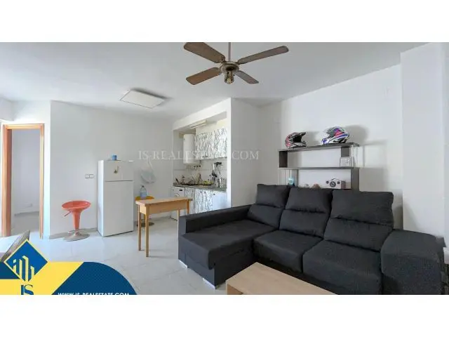 Apartamento con Vistas Despejadas en Torrevieja Cerca de la Playa