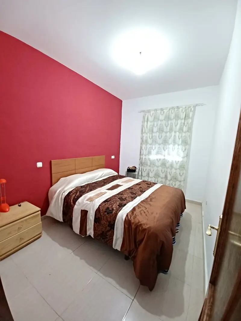 Venta Casa con piscina y naves en Abrucena
