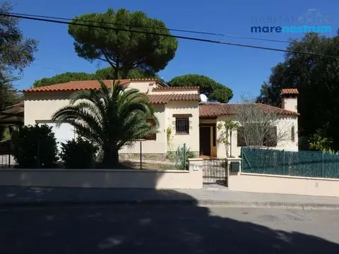 Villa en Calonge 142m2 4 Dormitorios Piscina Cerca Playa