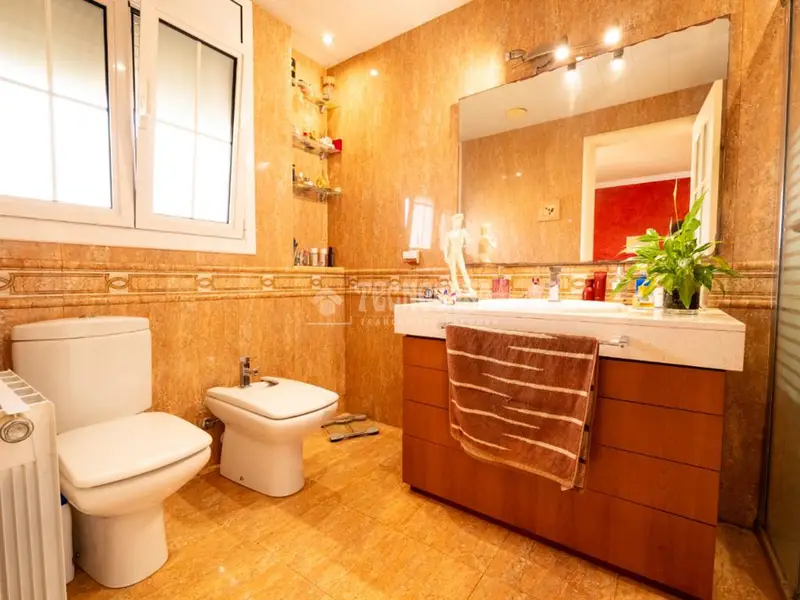 Casa en Venta El Vendrell 178m2 3 Habitaciones 4 Banos Garaje Salon Eventos