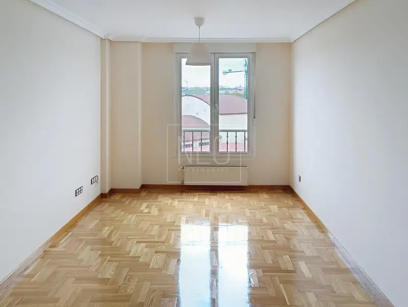 Venta Piso con calefacción en Lugones, Pola de Siero