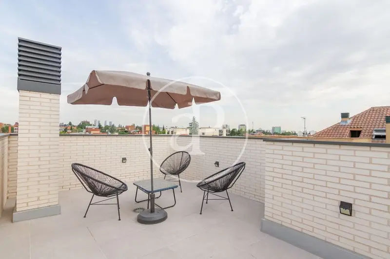 Atico Duplex en Arturo Soria con Terraza y Piscina