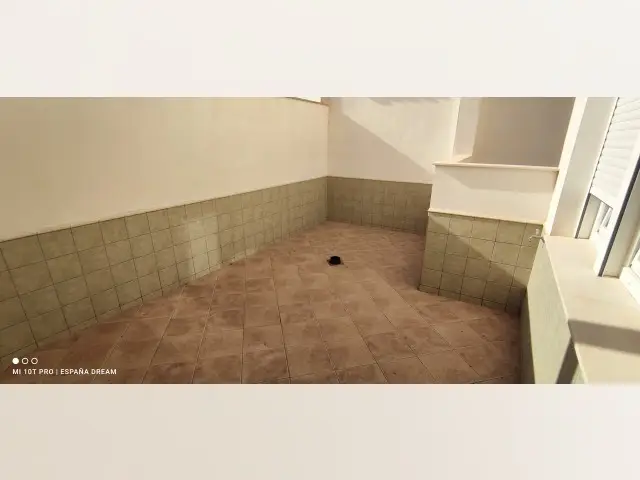 Piso 4 Dormitorios Caudete Espaa