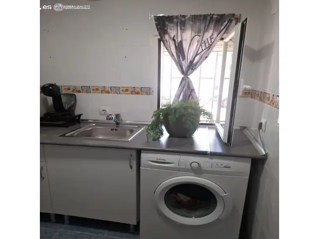 Apartamento en Albacete zona Hospital con Garaje y Patio