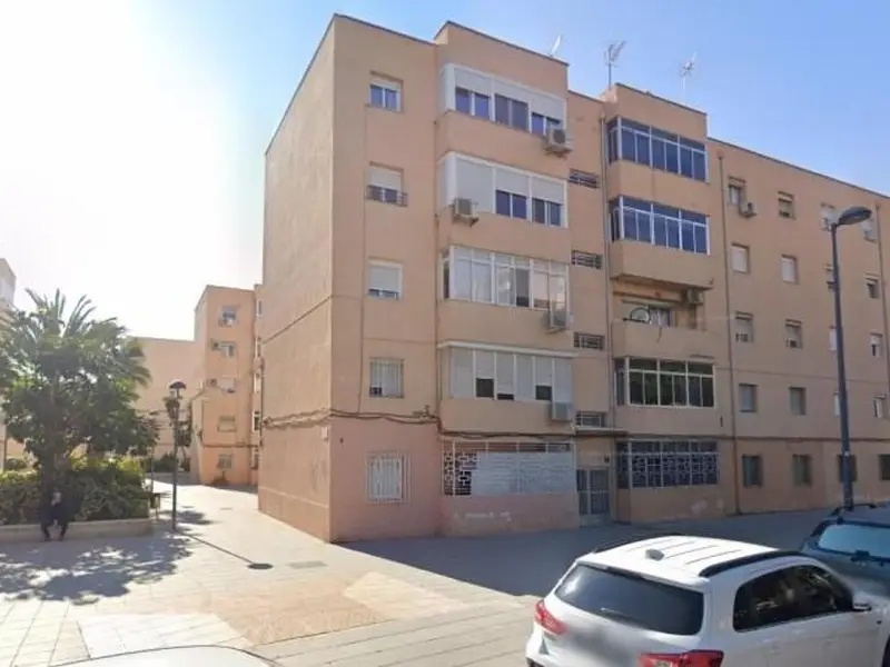 Piso en Venta Almería Sin Posesion Oportunidad Inversores
