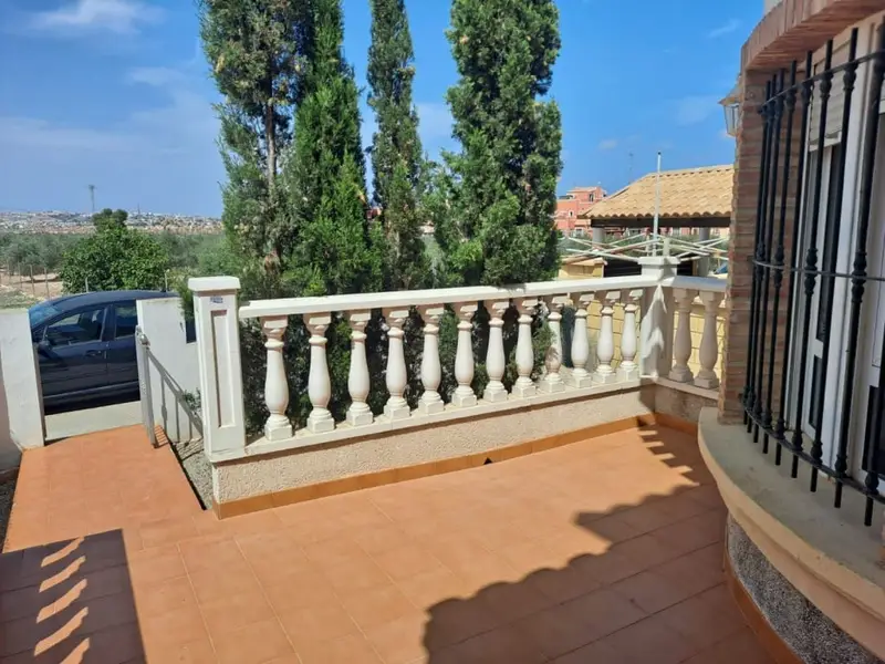 Bungalow en Los Montesinos con Jardin y Terraza