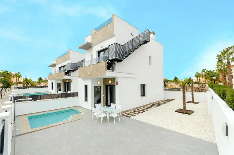 Villa en venta Torrevieja 3 dormitorios 3 baños piscina privada
