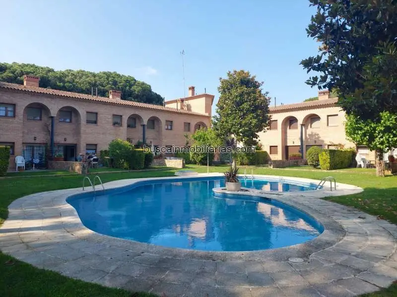 Casa adosada en Calonge con jardin y piscina