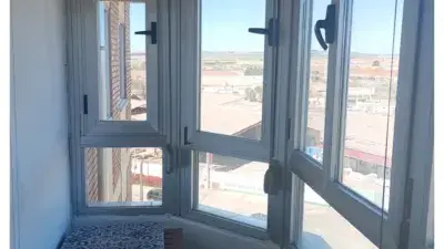 Piso Reformado en Medina con Vistas Exteriores