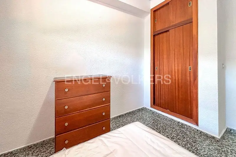 Casa en Alquiler L Eliana 4 dormitorios 2 baños