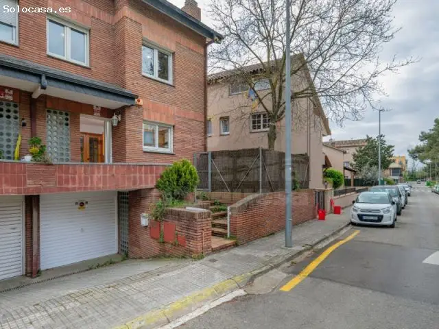 Casa Pareada con Jacuzzi en Cardedeu