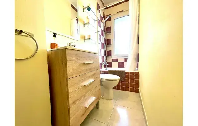 Habitaci
ón 150m
² Bilbao Estancia Media Larga