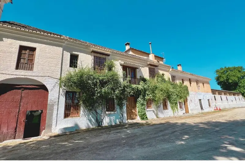 Venta Cortijo con patio en Alitaje, Pinos-Puente - Ref: GR3273