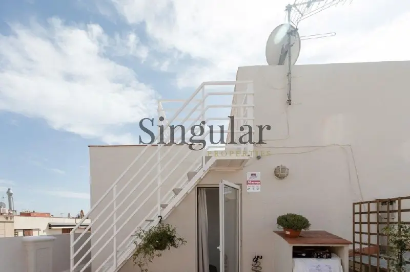 Ático en venta El Raval Barcelona 44m2 terraza céntrico