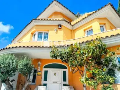 Casa unica Pineda de Mar con 3 habitaciones y terraza