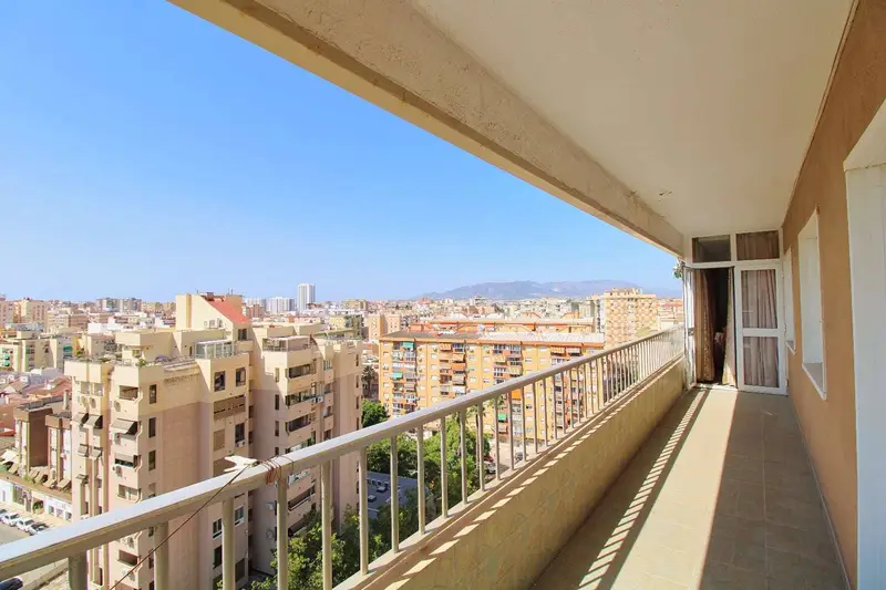 Piso en alquiler en Málaga Centro 175m2 3 dormitorios 2 baños