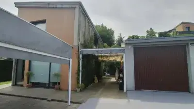 Chalet en Oruña con jardín y barbacoa