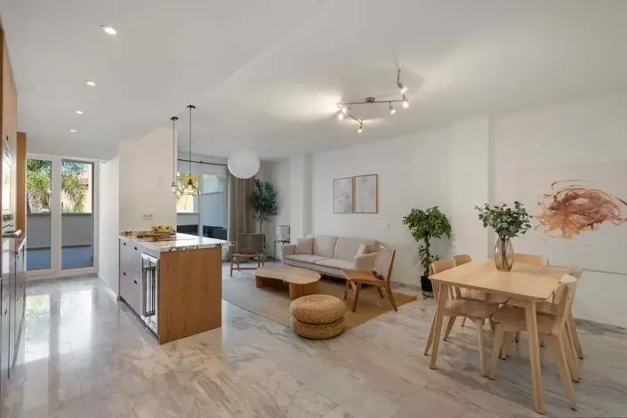 Apartamento 2 Dormitorios en Comunidad Privada cerca de la Playa