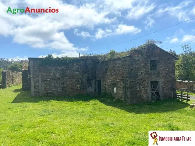 Venta  de Casas de piedra con hórreo cerca de la playa en A Coruña