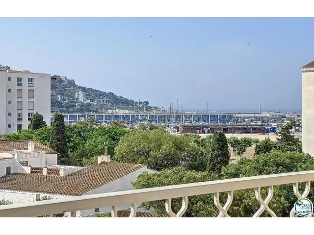 Apartamento en venta en Roses Girona cerca de la playa