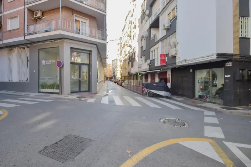 Venta Local Comercial con Trastero en Alhamar Granada