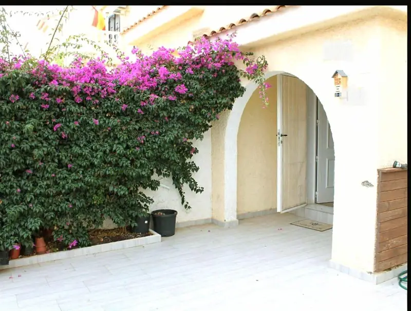 Adosado en Santa Pola con Terraza Solarium y Jardin