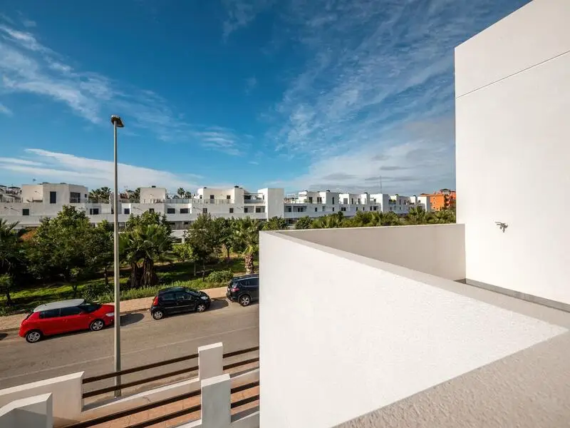 Villas en Orihuela Costa con Piscina y Paneles Solares