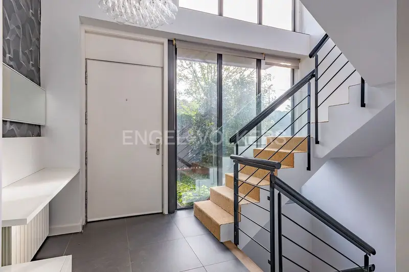 Chalet de Lujo en Matadepera con Piscina y Garaje Grande