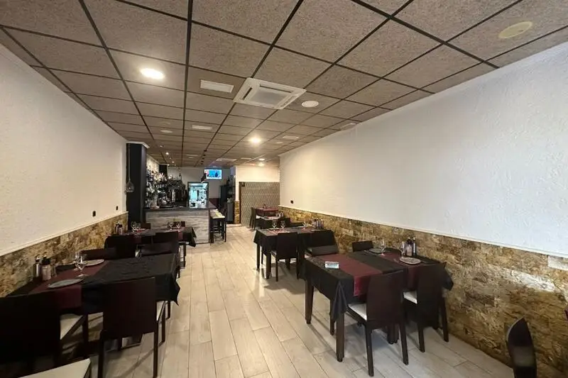 Restaurante con Casa de 3 Dormitorios en Benijófar