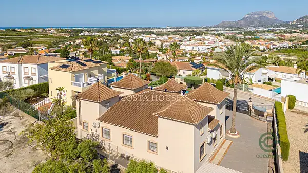 Villa de Lujo en Beniarbeig Costa Blanca 3 Dormitorios Jardin Privado