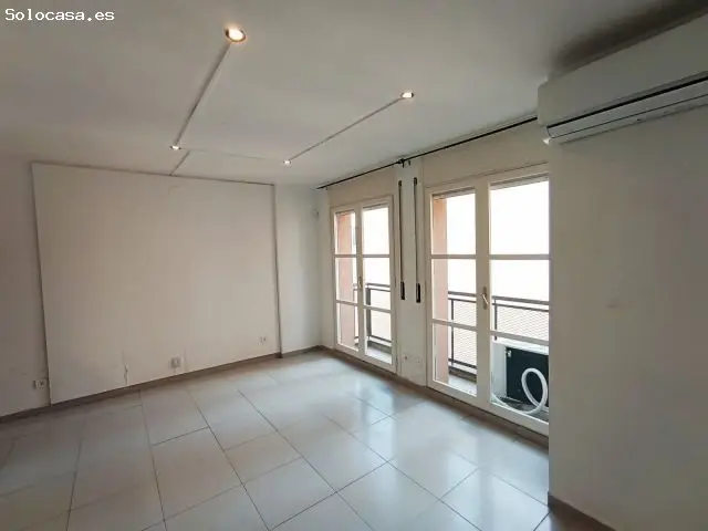 Estudio en Alquiler Terrassa con Terraza y Parking
