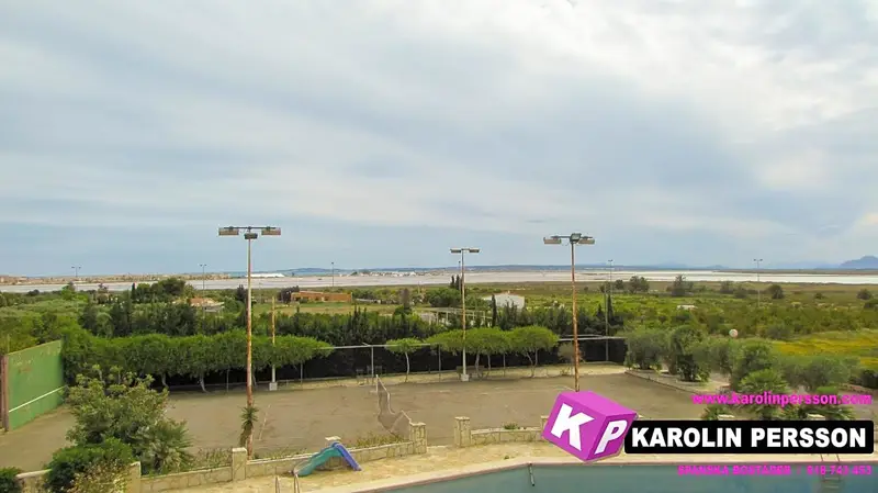 Venta de 2 Casas en Santa Pola  Parcela 29000m2 Piscina Pista Tenis